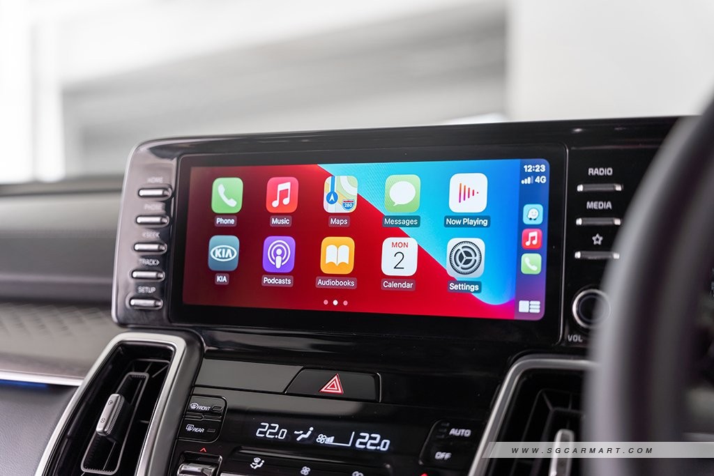 10.25-inch infotainment touchscreen has gorgeous graphics when running Apple CarPlay